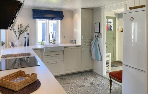 Kitchen, Cozy Home In Jelsa With House Sea View in Jelsa