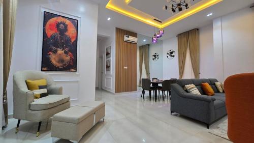 Premium Cozy Contemporary Space in Lekki Phase 1 - image 5