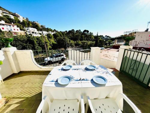 CASA MIMOSA. Escapada ideal en Roses: casa espaciosa, jardín privado y terrazas al sol. - ES-258-170 gîte à louer Montjoi