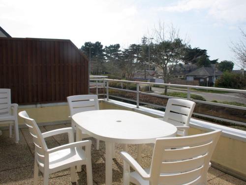 Appartement 6 pers. à Arzon avec piscine, terrasse et parking - FR-1-775-65