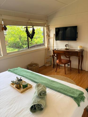 Mystic Gardens with backyard view - image 14