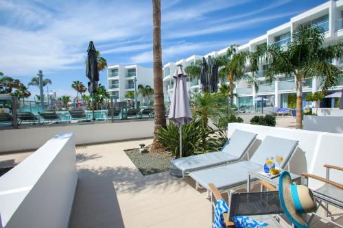 Limanaki Beach Hotel - image 3