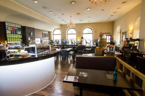 Ресторан, Hotel Grand in Жиліна