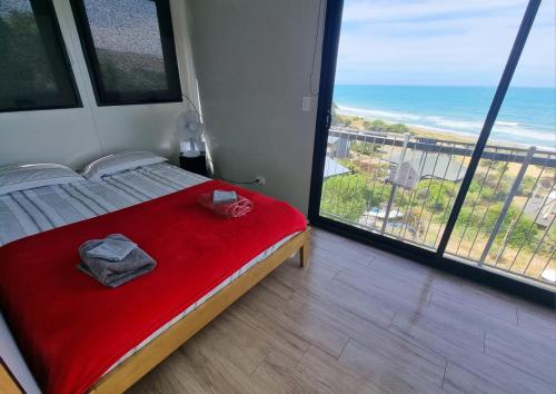 . Gore Bay View, Tiny Pod, Treehouse