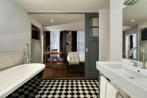 room detail thumbnail 2