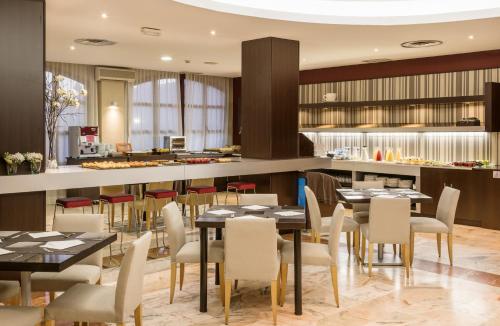 ห้องอาหาร, อลูเนียน กอล์ฟ บาดาฆอซ (Ilunion Golf Badajoz) in บาดาโฮซ