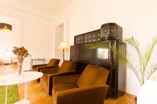 Arena Apartment - image 11