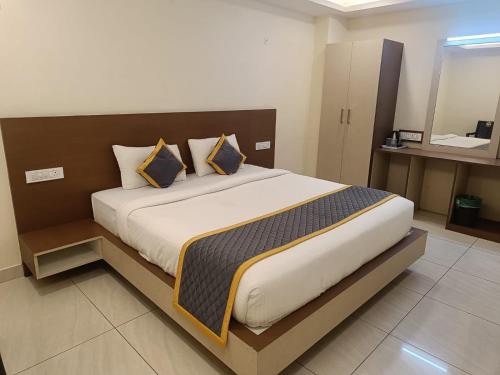 DVR GRAND-AC Rooms in Madhurawada
