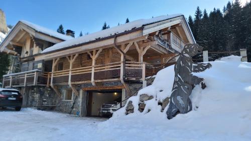 Exterior view, Chalet le Nid independant mountain chalet in Morzine