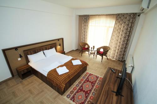 King Room with Balcony and Danube View 