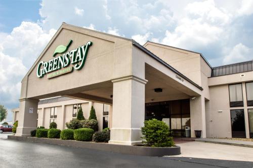 Greenstay Hotel & Suites Central