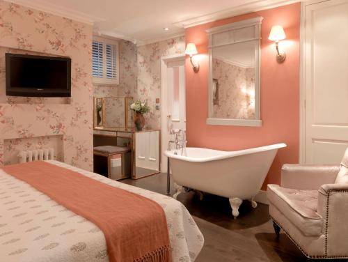 Fielding Hotel - image 11