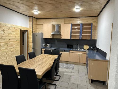 Cocina, Unterkunft für Monteure, ruhige Lage nahe dem Zentrum (Unterkunft fur Monteure, ruhige Lage nahe dem Zentrum) in Lampertheim