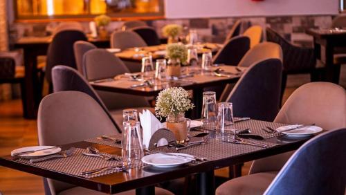 Restaurante, Nokras SilverOak Hotel, Embu in Embu