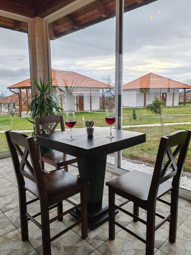 Vinogradi Zmajevački (Vinogradi Zmajevacki) in Koracica