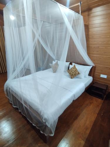 Ella Antara Green Wood Cottage - image 3