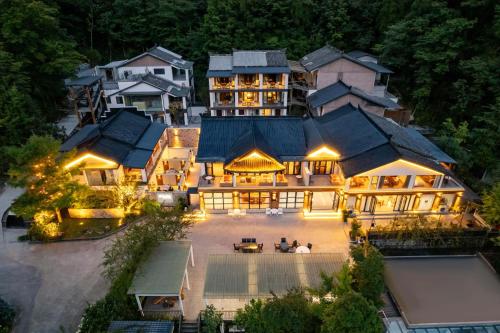 Jade Peak Hot Spring Villa - Chengdu