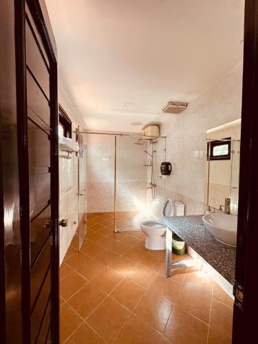 room detail thumbnail 2