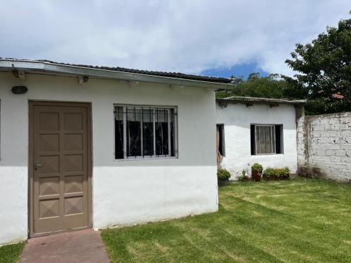 Casa 2 ambientes punta mogotes