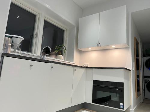 Private apartment with panoramic ocean views in ลูลิสซัท