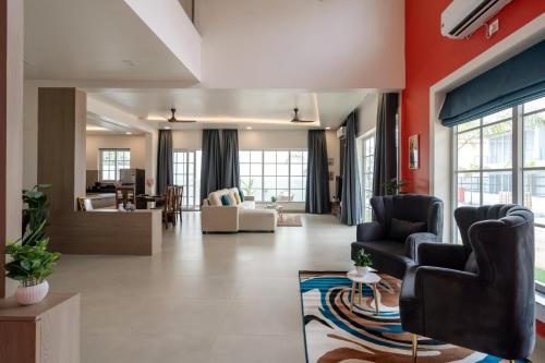 AQUA VERDE- 3 Bedroom Townhouse wd Pvt Pool & Terrace in Colvale