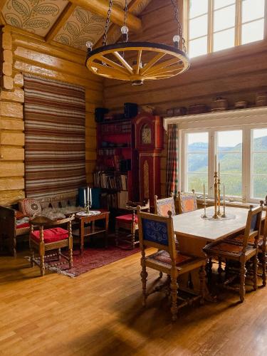 Viesnīcas āriene, Fantastic Charming Cabin By Tinnsjøen in Austbygd