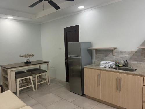 keuken, Paradise Beach Hotel in Arnos Vale