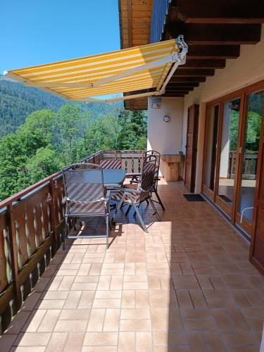 Balkons/terase, Maison nature et calme - 3 chambres - Vue montagne in Mitlaša