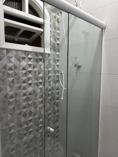 Shower, Aconchego economico in Paecara