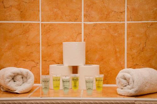 The Oak Hotel - image 4