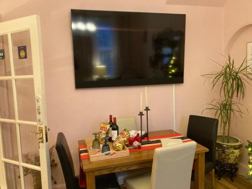 Mountroyal Victorian Self Catering Apartment 2 in น็อค
