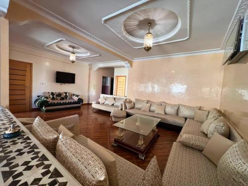 3 BR Spacious and calme 12 min from stadium in El Houda