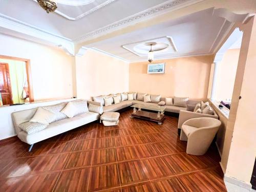 3 BR Spacious and calme 12 min from stadium in El Houda