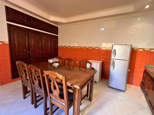 3 BR Spacious and calme 12 min from stadium in El Houda