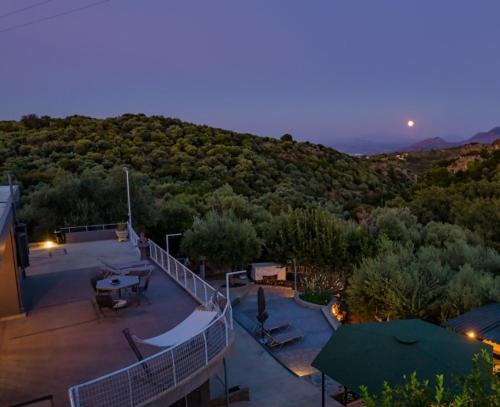 Karel house gîte à louer Pakhí Armí