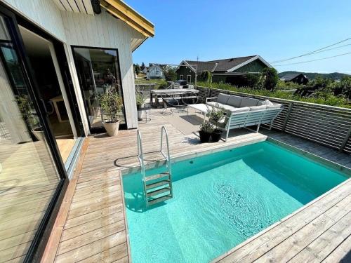 High standard - Pool - Jacuzzi - Close to the city center in Lillesand