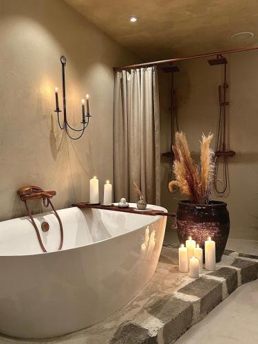 High standard - Pool - Jacuzzi - Close to the city center in Lillesand