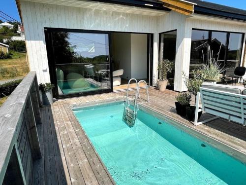 High standard - Pool - Jacuzzi - Close to the city center in Lillesand