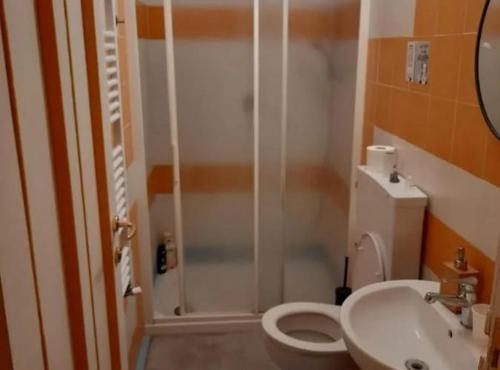 Pisa Train Station Hostel - image 2