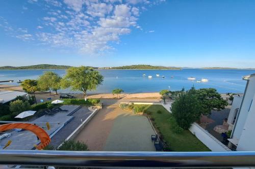 Dalmacia apartments in Srima