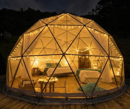 Glamping Familiar Naturaleza Aventura y Vista a la Montaña