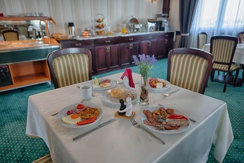79178828 Magus Hotel