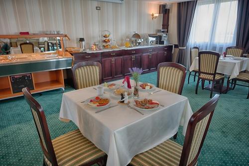 79178829 Magus Hotel
