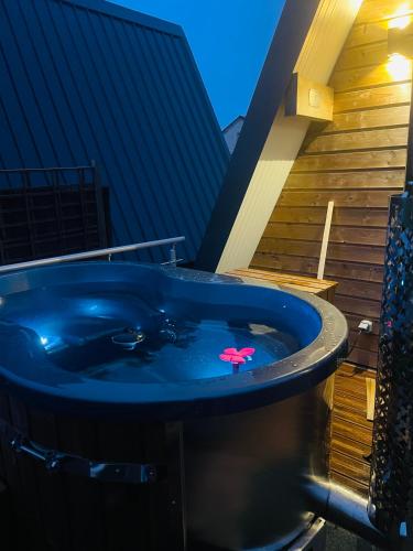 Lodge lady tipi 1 avec bain nordique et piscine in Chavanges