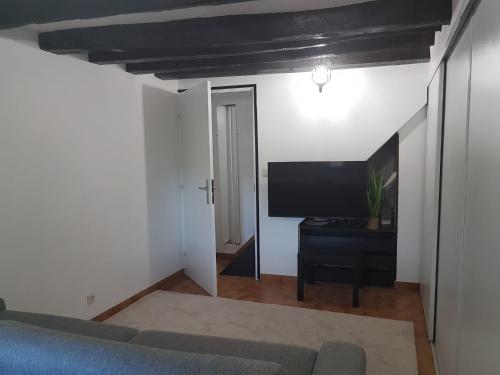 Зручності, Chambre chez l'habitant en plein centre de Bures in Бур-сюр-Ивет