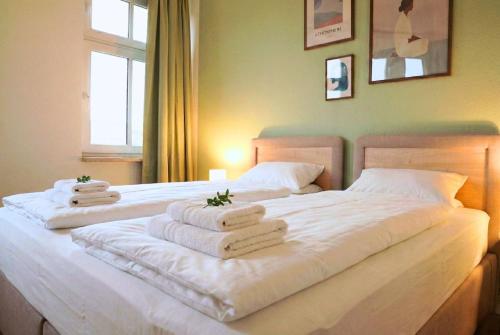 Große Wohnung mit 3 Schlafzimmern & 6 Boxspringbetten, WLAN, Smart TV, Parkplatz, Waschmaschine & Trockner in Magdeburg, Deutschland