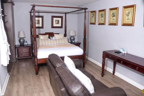 Nautilus Guesthouse - Tap to explore photos