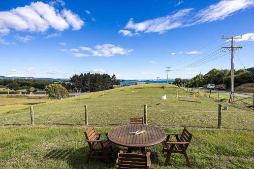 A szálláshely kívülről, Seabreeze Lookout - Moeraki Holiday Home in Moeraki
