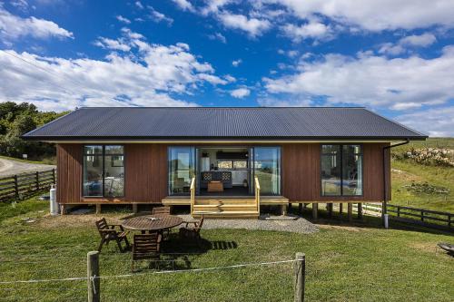 A szálláshely kívülről, Seabreeze Lookout - Moeraki Holiday Home in Moeraki