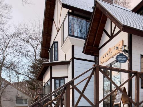 カナリアンホテル